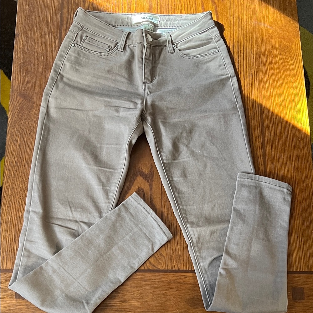 Miami Jeans | Women’s size 5 (26w) Women's Taupe Skinny Jeggings